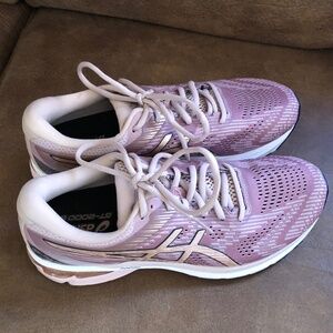 Asics GT-2000 8 shoes, mauve, size 10 1/2, like new!
